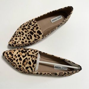 New! Never worn Steve Madden Featherl pony hair Leopard pointy toe loafers 9.5